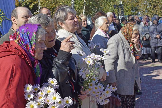 «Над воїном схилилась Богоматір» - У Жмеринці відкрили два пам’ятники Захисникам України, фото №6 на сайті 20minut.ua