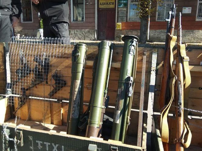 Новини Тернополя - фото з Тернополянам показали справжні «Максими», гвинтівки і автомати Тернополянам показали справжні «Максими», гвинтівки і автомати, фото №1 на сайті 20minut.ua