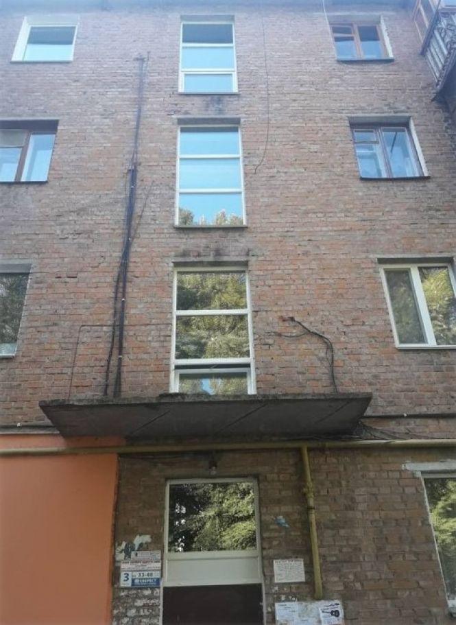 Замість старих – нові енергозберігаючі: де у Вінниці міняють вікна у під’їздах?, фото №1 на сайті 20minut.ua