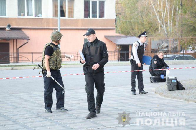 Чорна коробка під «Mitsubishi»: у Вінниці евакуювали 150 людей та оточили територію, фото №3 на сайті 20minut.ua