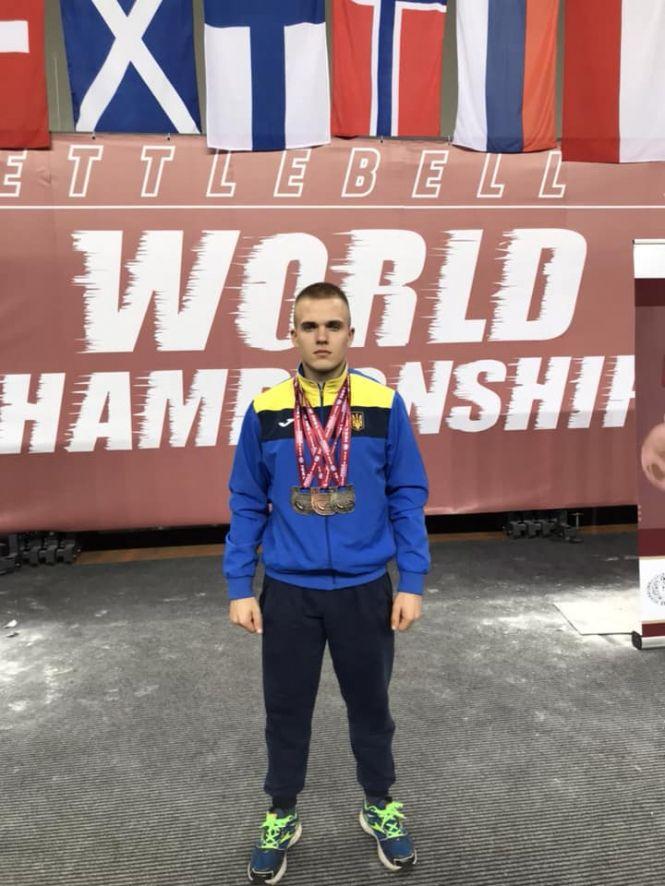 Поліцейський Євгеній Колесник – срібний призер Чемпіонату світу 2018 з гирьового спорту, фото №1 на сайті 20minut.ua