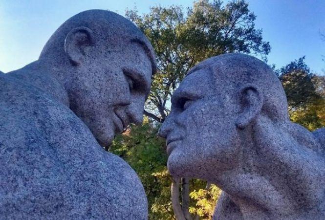 Коростишівський парк прикрасили гранітні Клички, фото №1 на сайті 20minut.ua