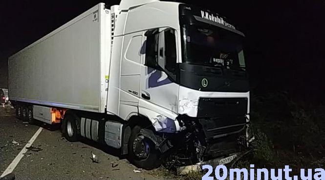 Моторошне ДТП на Барському шосе: водій «Славути» врізався у вантажівку, фото №2 на сайті 20minut.ua