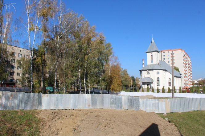 На Келецькій люди виступають проти будівництва автомийки. Петиція, фото №2 на сайті 20minut.ua