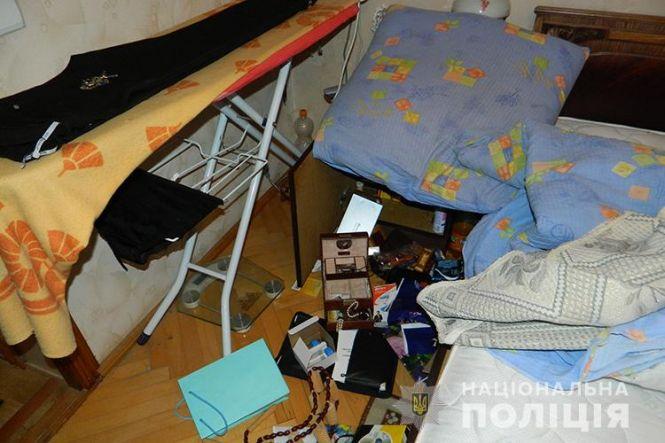 Новини Тернополя - фото з Впіймали банду, на рахунку якої не менше 11 "обнесених" помешкань. Крали лише золото і гроші Впіймали банду, на рахунку якої не менше 11 "обнесених" помешкань. Крали лише золото і гроші, фото №1 на сайті 20minut.ua