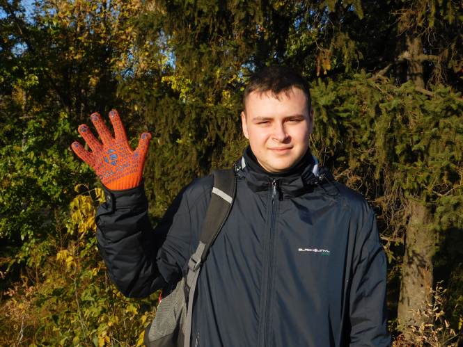 “Ніби розбирали хатинку бомжа”: як хмельницькі студенти прибирали сміття біля залізниці, фото №3 на сайті vsim.ua