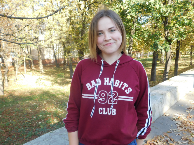 “Ніби розбирали хатинку бомжа”: як хмельницькі студенти прибирали сміття біля залізниці, фото №1 на сайті vsim.ua