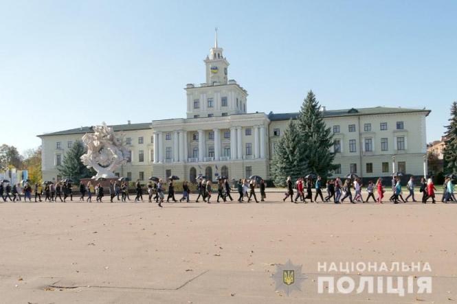 Вулицями Хмельницького пройшла мовчазна хода проти рабства, фото №2 на сайті vsim.ua