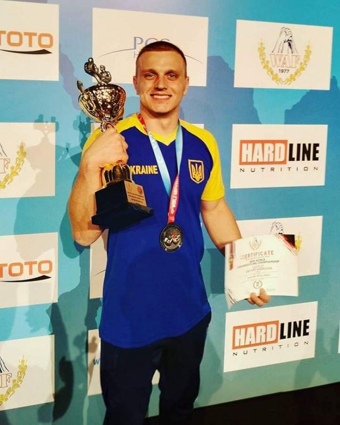 Новини Хмельницького - фото з Ізяславський армрестлер здобув перемогу на чемпіонаті світу Ізяславський армрестлер здобув перемогу на чемпіонаті світу, фото №1 на сайті vsim.ua