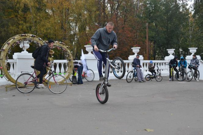 Новини Хмельницького - фото з У Хмельницькому пробігом через усе місто закрили велосезон (ФОТО) У Хмельницькому пробігом через усе місто закрили велосезон (ФОТО), фото №5 на сайті vsim.ua