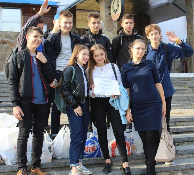 «Герб передам на шахту Бутівка». Волонтери везуть на фронт «Смак домашнього тепла», фото №6 на сайті 20minut.ua