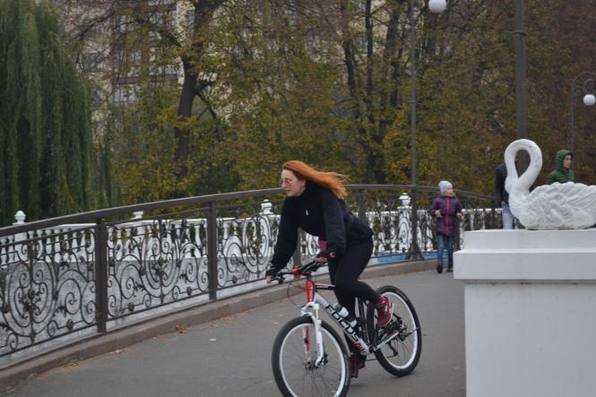 Новини Хмельницького - фото з У Хмельницькому пробігом через усе місто закрили велосезон (ФОТО) У Хмельницькому пробігом через усе місто закрили велосезон (ФОТО), фото №1 на сайті vsim.ua