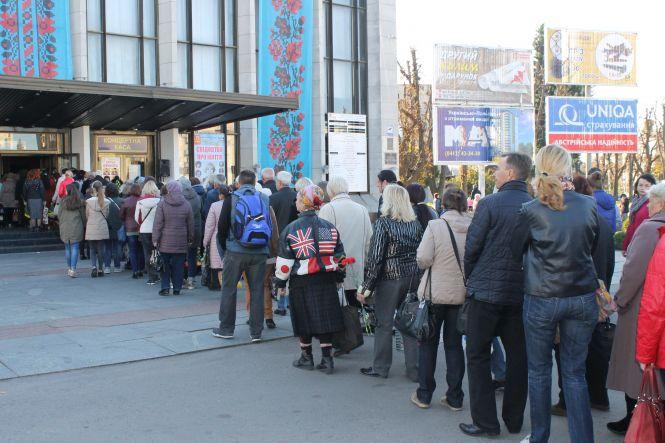 Житомир в скорботі: прощання з Мариною Поплавською. ФОТО, фото №1 на сайті 20minut.ua