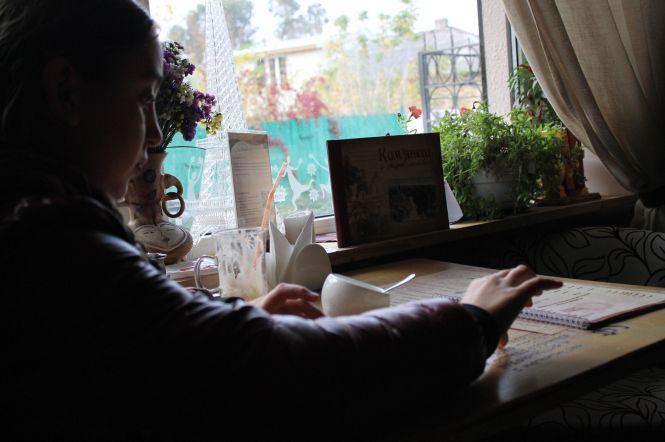 Кам'янецька поетеса провела благодійний вечір для підтримки у лікуванні військовослужбовця, фото №5 на сайті 20minut.ua