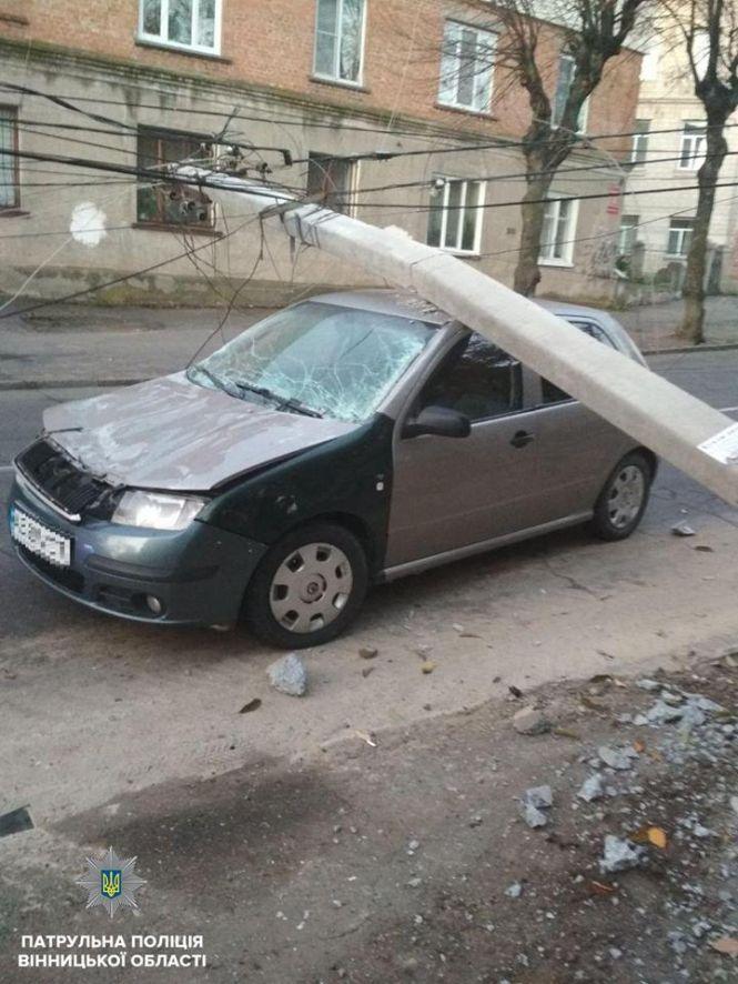 ДТП на Магістратській: водій, що зніс дві електроопори, був п'яний, фото №2 на сайті 20minut.ua