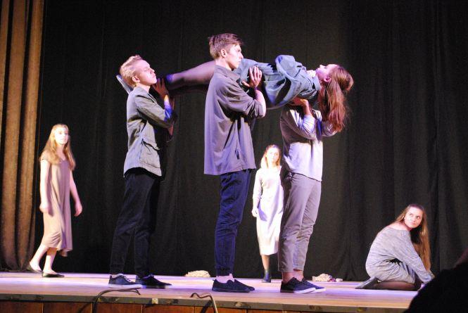 Новини Кам'янця-Подільського - фото з У Кам’янці завершився четвертий фестиваль театрального мистецтва У Кам’янці завершився четвертий фестиваль театрального мистецтва "Комора", фото №6 на сайті 20minut.ua