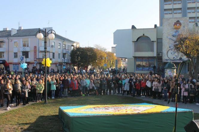 Новини Кам'янця-Подільського - фото з У Кам'янці відбувся спортивний забіг з нагоди ювілею Кам'янецького університету У Кам'янці відбувся спортивний забіг з нагоди ювілею Кам'янецького університету, фото №3 на сайті 20minut.ua