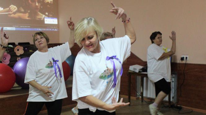 Новини Вінниці - фото з Фітнес-бабусі займаються спортом під Dan Balan та Dzidzio Фітнес-бабусі займаються спортом під Dan Balan та Dzidzio, фото №1 на сайті 20minut.ua