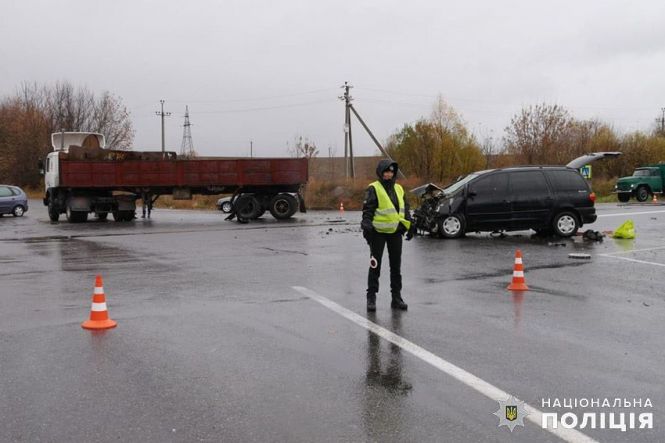 П'ятеро людей забрали до лікарні після ДТП біля Хмельницького, фото №2 на сайті vsim.ua