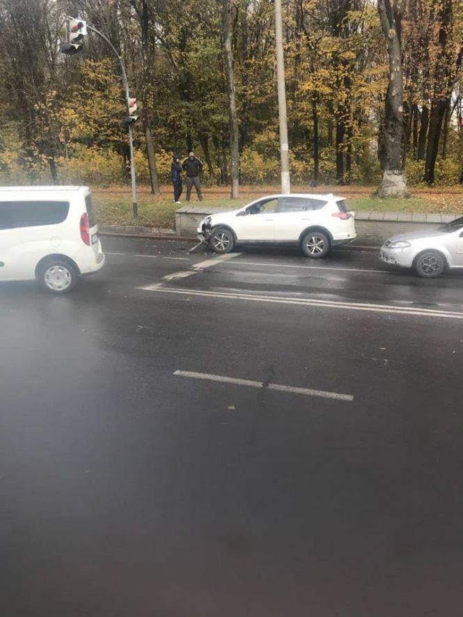 Хмельницьке шосе через ДТП погрузло в заторах, фото №2 на сайті 20minut.ua