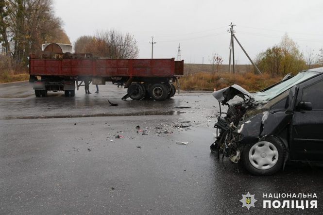 П'ятеро людей забрали до лікарні після ДТП біля Хмельницького, фото №1 на сайті vsim.ua