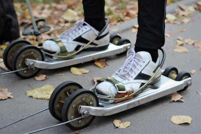 «Як лижі, тільки коротші і на колесах»: що таке лижоролери і хто на них їздить?, фото №2 на сайті 20minut.ua