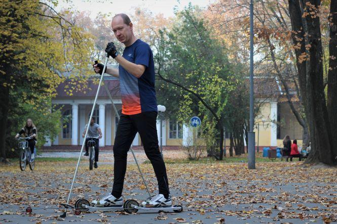 «Як лижі, тільки коротші і на колесах»: що таке лижоролери і хто на них їздить?, фото №5 на сайті 20minut.ua