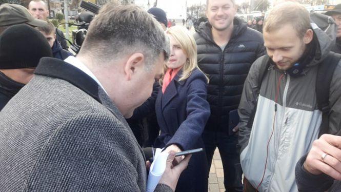 Мітинг у центрі міста: активісти перекрили Соборну (ОНЛАЙН), фото №9 на сайті 20minut.ua