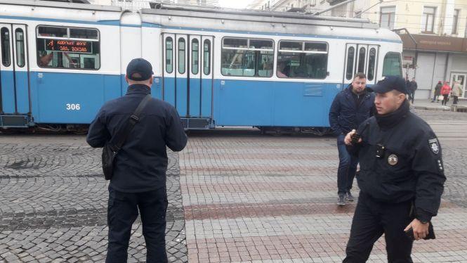 Новини Вінниці - фото з Протестувальники розблокували дорогу. Соборна вільна Протестувальники розблокували дорогу. Соборна вільна, фото №2 на сайті 20minut.ua