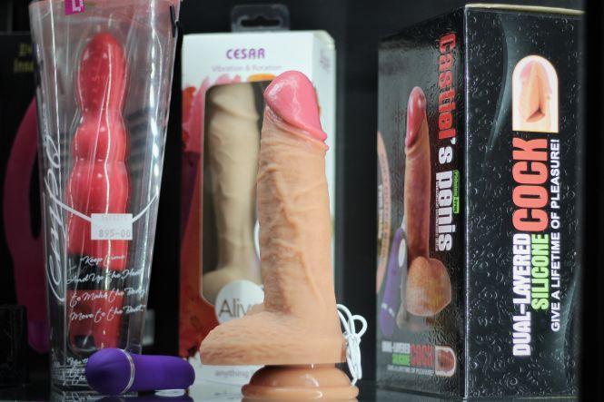 «Заможні чоловіки думають, що за гроші їм можна все»: розмова з працівницями секс-шопу, фото №19 на сайті 20minut.ua