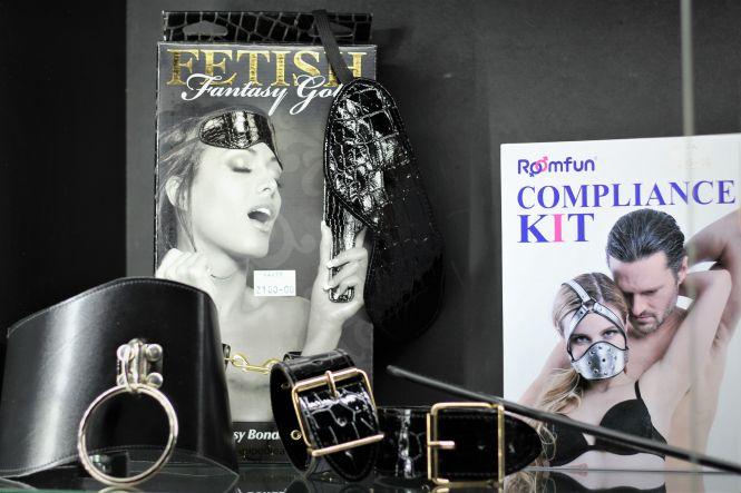 «Заможні чоловіки думають, що за гроші їм можна все»: розмова з працівницями секс-шопу, фото №10 на сайті 20minut.ua