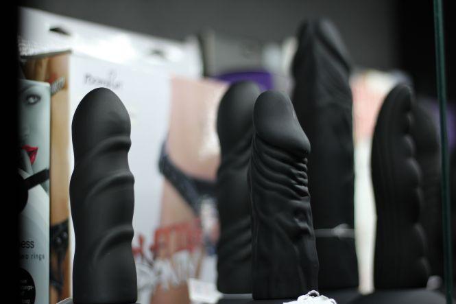 «Заможні чоловіки думають, що за гроші їм можна все»: розмова з працівницями секс-шопу, фото №13 на сайті 20minut.ua