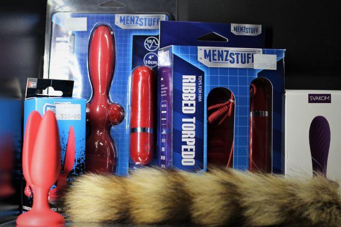 «Заможні чоловіки думають, що за гроші їм можна все»: розмова з працівницями секс-шопу, фото №11 на сайті 20minut.ua