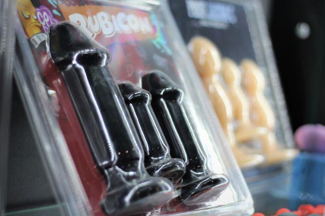 «Заможні чоловіки думають, що за гроші їм можна все»: розмова з працівницями секс-шопу, фото №12 на сайті 20minut.ua