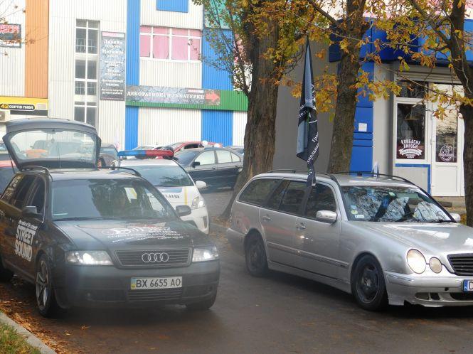 Новини Хмельницького - фото з Видовищно та під гучну музику вулицями Хмельницького проїхались автомобілісти Видовищно та під гучну музику вулицями Хмельницького проїхались автомобілісти, фото №4 на сайті vsim.ua