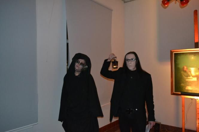 Новини Хмельницького - фото з Привиди, підземелля та Ленін у пеклі: у художньому музеї провели нічну екскурсію Привиди, підземелля та Ленін у пеклі: у художньому музеї провели нічну екскурсію, фото №6 на сайті vsim.ua