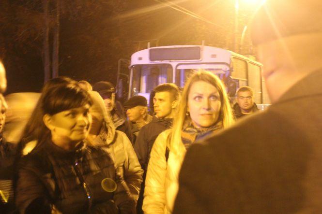 Новини Вінниці - фото з «Ми залежимо від світла». Чому городяни на ГПЗ перекривали дорогу «Ми залежимо від світла». Чому городяни на ГПЗ перекривали дорогу, фото №6 на сайті 20minut.ua