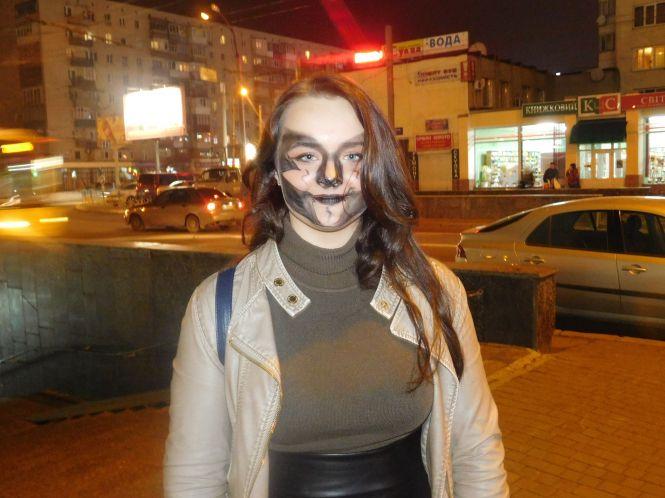 Новини Хмельницького - фото з З розмальованими обличчями та ножицями в голові: центр Хмельницького заполонила “Хелловінська нечисть” З розмальованими обличчями та ножицями в голові: центр Хмельницького заполонила “Хелловінська нечисть”, фото №11 на сайті vsim.ua