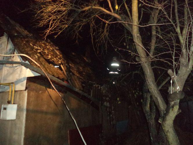 У Славуті згорів будинок, фото №1 на сайті vsim.ua