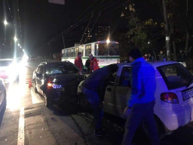 Новини Хмельницького - фото з Лобове зіткнення на Бандери: двоє людей у лікарні Лобове зіткнення на Бандери: двоє людей у лікарні, фото №2 на сайті vsim.ua