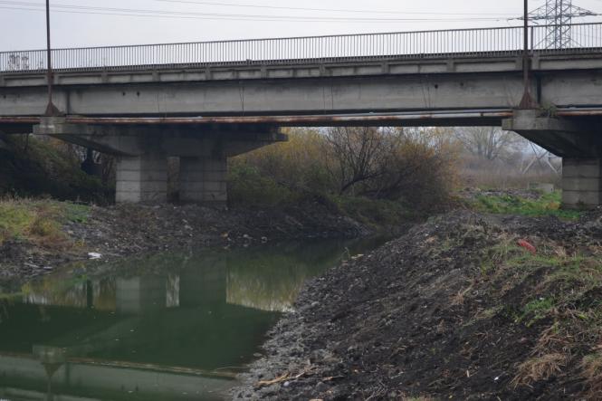 Як у Хмельницькому чистять Південний Буг (ФОТО), фото №4 на сайті vsim.ua