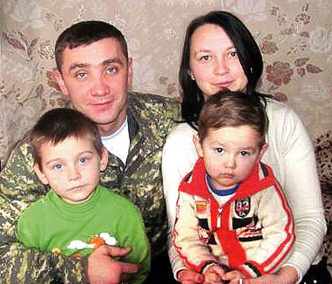 Час не лікує, рана не заживає. У житті матері загиблого Олександра Оцабери — щодня кладовище, фото №2 на сайті 20minut.ua