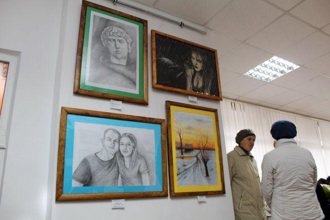 «Барвистий світ дитячої уяви», або як стартувала виставка дитячої творчості у Кам'янці (ФОТО), фото №2 на сайті 20minut.ua