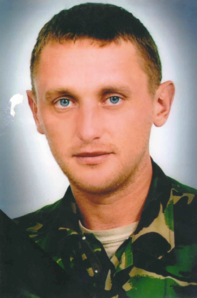 Новини Житомира - фото з Вшануймо героя: 2 листопада - День пам'яті учасника АТО Олександра Павлюка Вшануймо героя: 2 листопада - День пам'яті учасника АТО Олександра Павлюка, фото №1 на сайті 20minut.ua