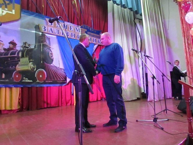 Новини Козятина - фото з Вітали залізничників Козятина (ОНОВЛЕНО + відео) Вітали залізничників Козятина (ОНОВЛЕНО + відео), фото №32 на сайті 20minut.ua