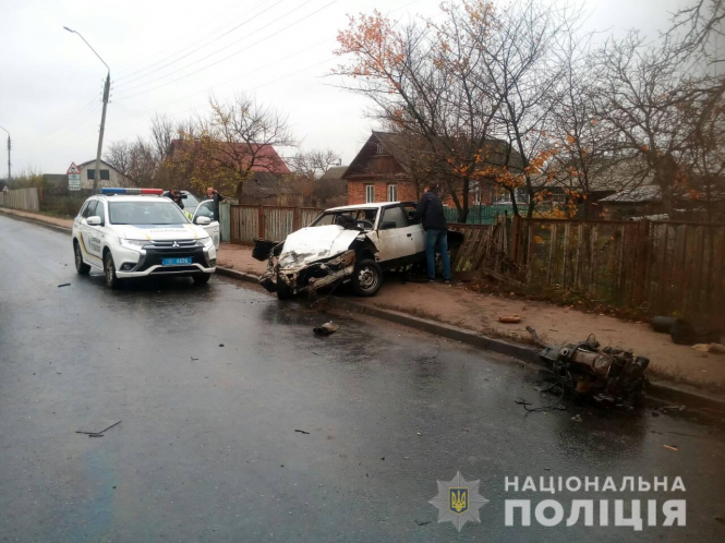 Новини Житомира - фото з "Москвич" на слизькій дорозі вилетів на зустрічку: рух по дорозі Житомир - Бердичів обмежено "Москвич" на слизькій дорозі вилетів на зустрічку: рух по дорозі Житомир - Бердичів обмежено, фото №2 на сайті 20minut.ua