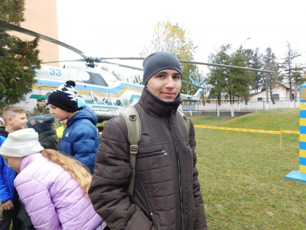 Новини Хмельницького - фото з В прикордонну академію приїхали сотні абітурієнтів: чим їх дивували В прикордонну академію приїхали сотні абітурієнтів: чим їх дивували, фото №2 на сайті vsim.ua