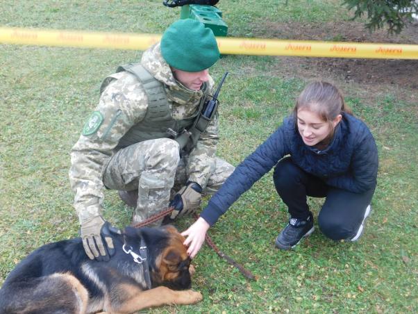 Новини Хмельницького - фото з В прикордонну академію приїхали сотні абітурієнтів: чим їх дивували В прикордонну академію приїхали сотні абітурієнтів: чим їх дивували, фото №9 на сайті vsim.ua