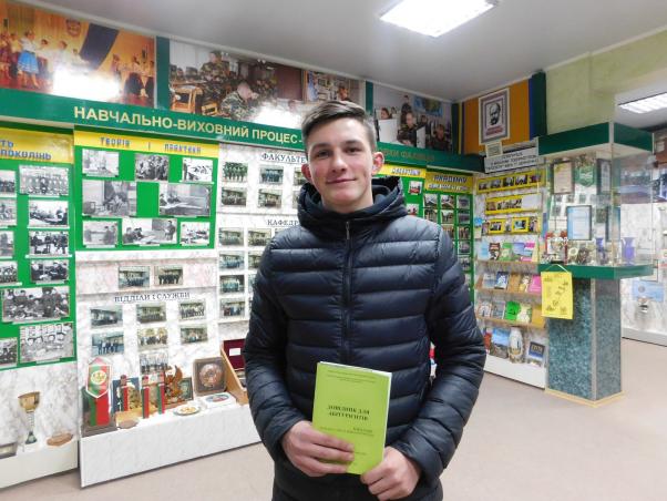 Новини Хмельницького - фото з В прикордонну академію приїхали сотні абітурієнтів: чим їх дивували В прикордонну академію приїхали сотні абітурієнтів: чим їх дивували, фото №1 на сайті vsim.ua