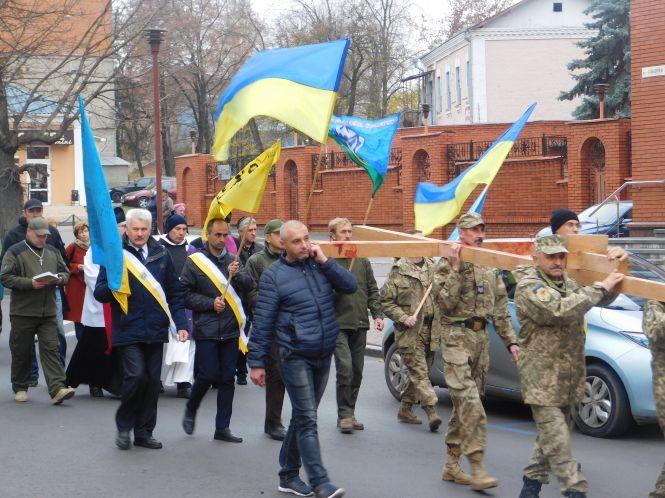 Новини Хмельницького - фото з Від майдану до проспекту пішки. Сотні хмельничан пройшлися Від майдану до проспекту пішки. Сотні хмельничан пройшлися